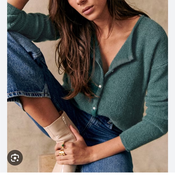 Sezane Sweaters - Sezane Gaspard Cardigan Sage GUC